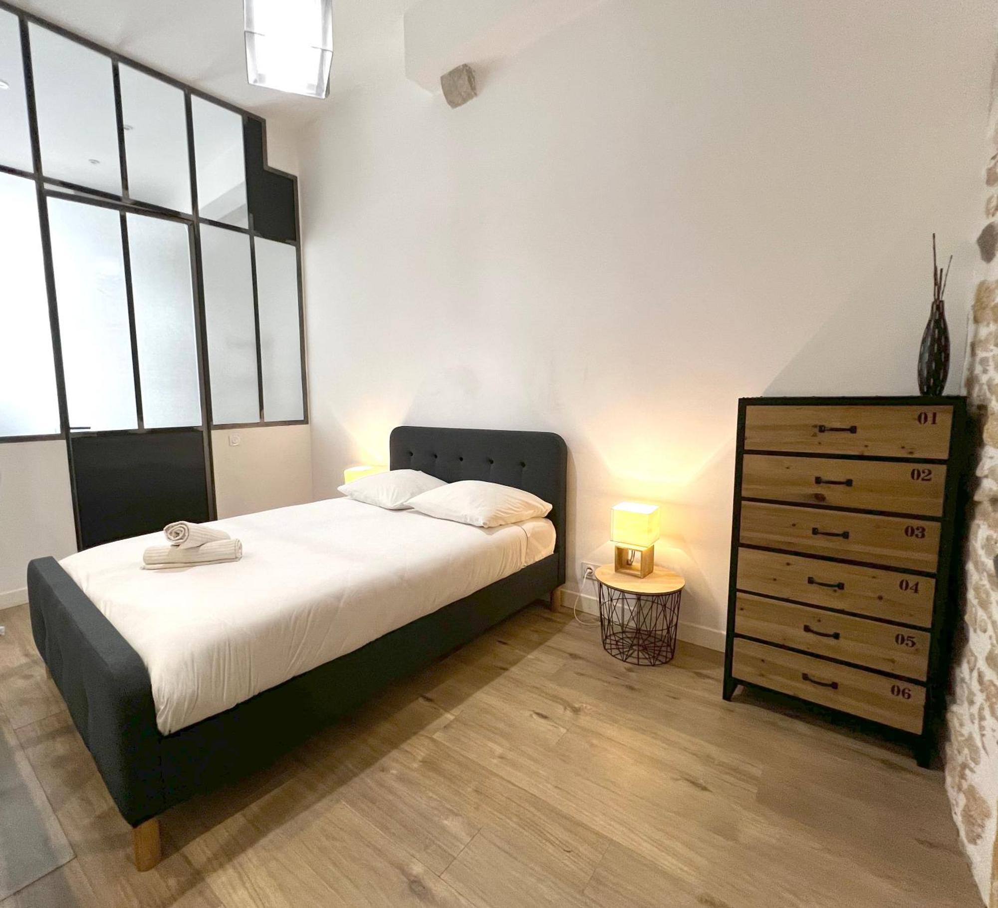 Hyper Centre : Deco Atelier Ou Mezzanine Apartment *